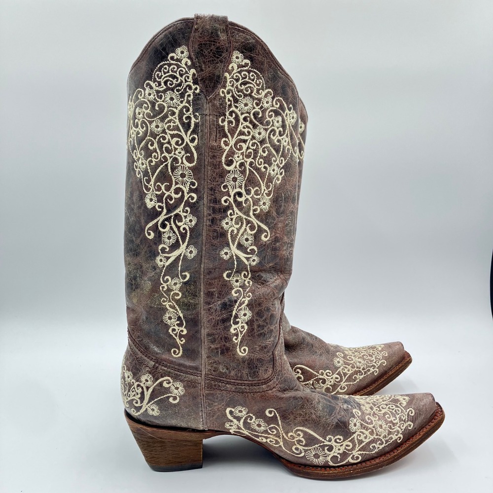 Corral Vintage Brown Leather Floral Embroidered Snip Toe Western Boots 10.5